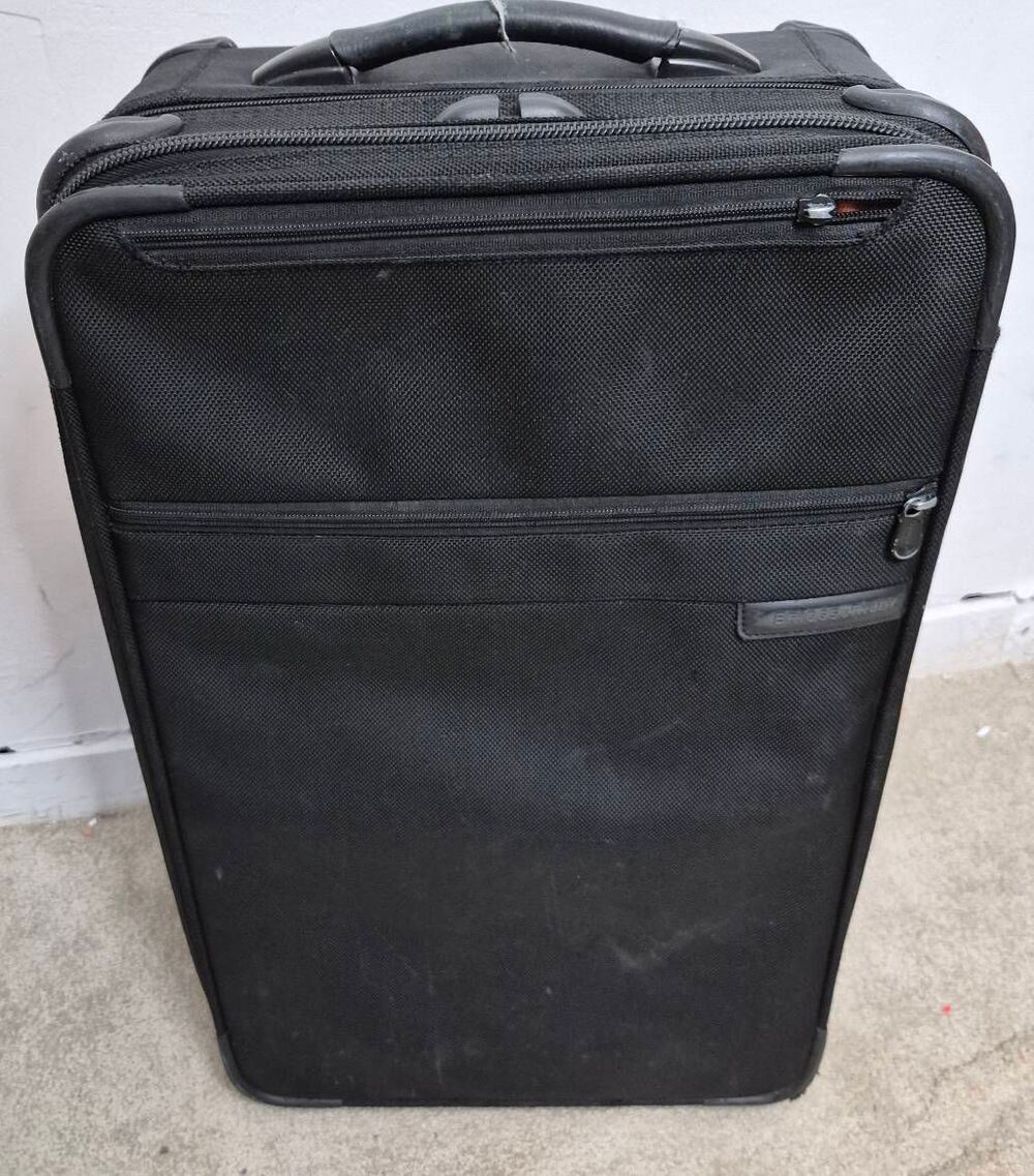 Briggs & Riley Baseline luggage - Picture 2 of 14